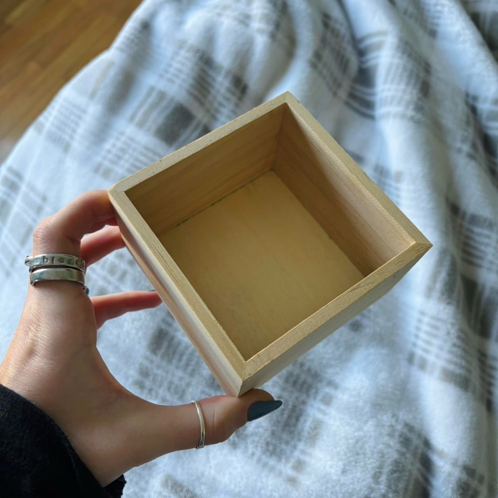WOODEN BOX